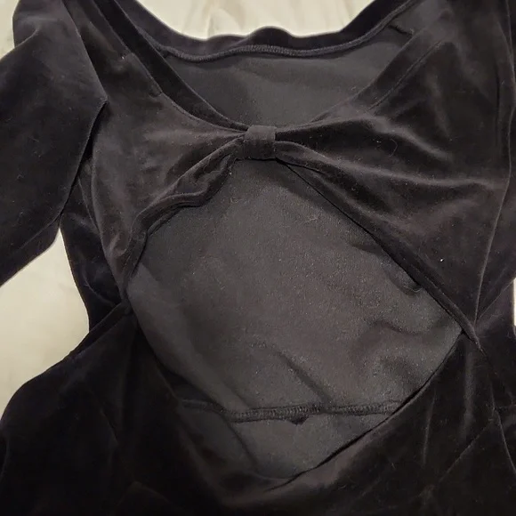 Aiko Reformation Velvet Dress - Picture 3 of 4